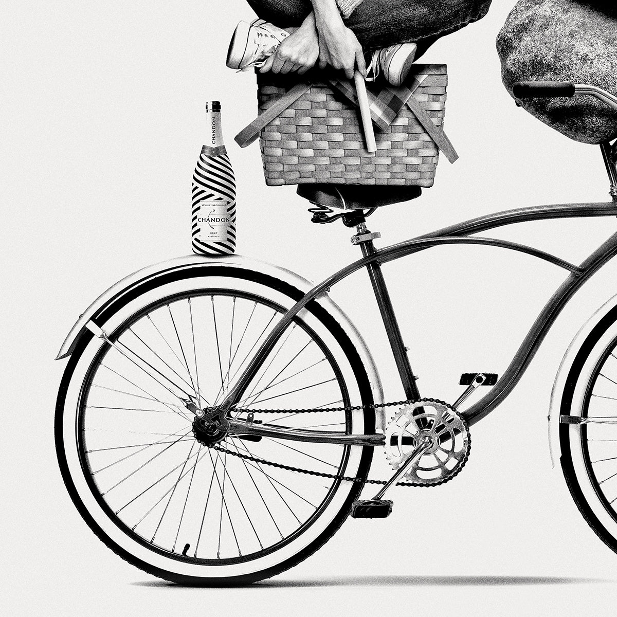 Ridez-vous | Monochrome